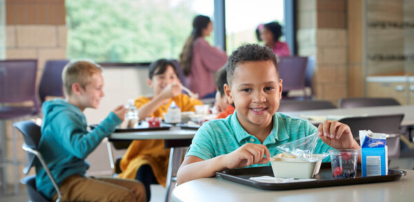 students eating in lunchroom