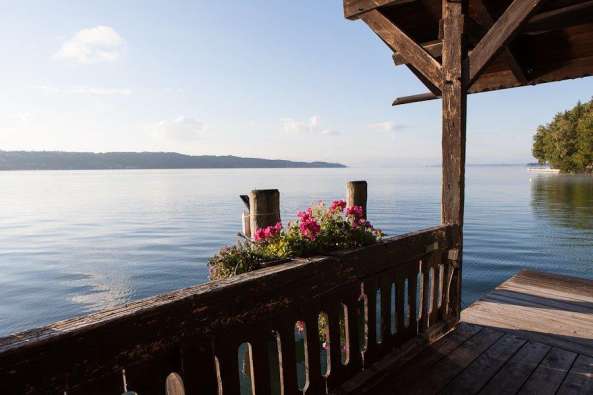 photo of the lake from la villa am Starnberger