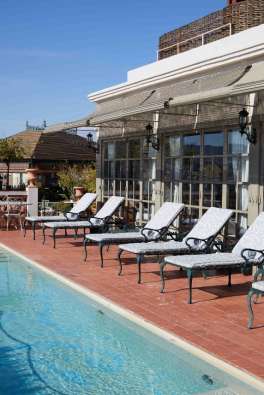 photo of the pool at the barcelona palace hotel