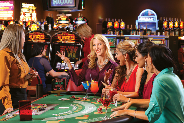 Customer image_ Valley View Casino and Hotel_ Hospitality_Table Games Image Large.jpg