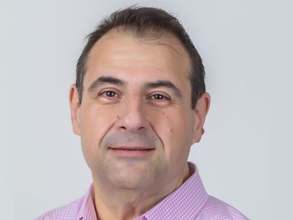 Kerry Koutsikos headshot