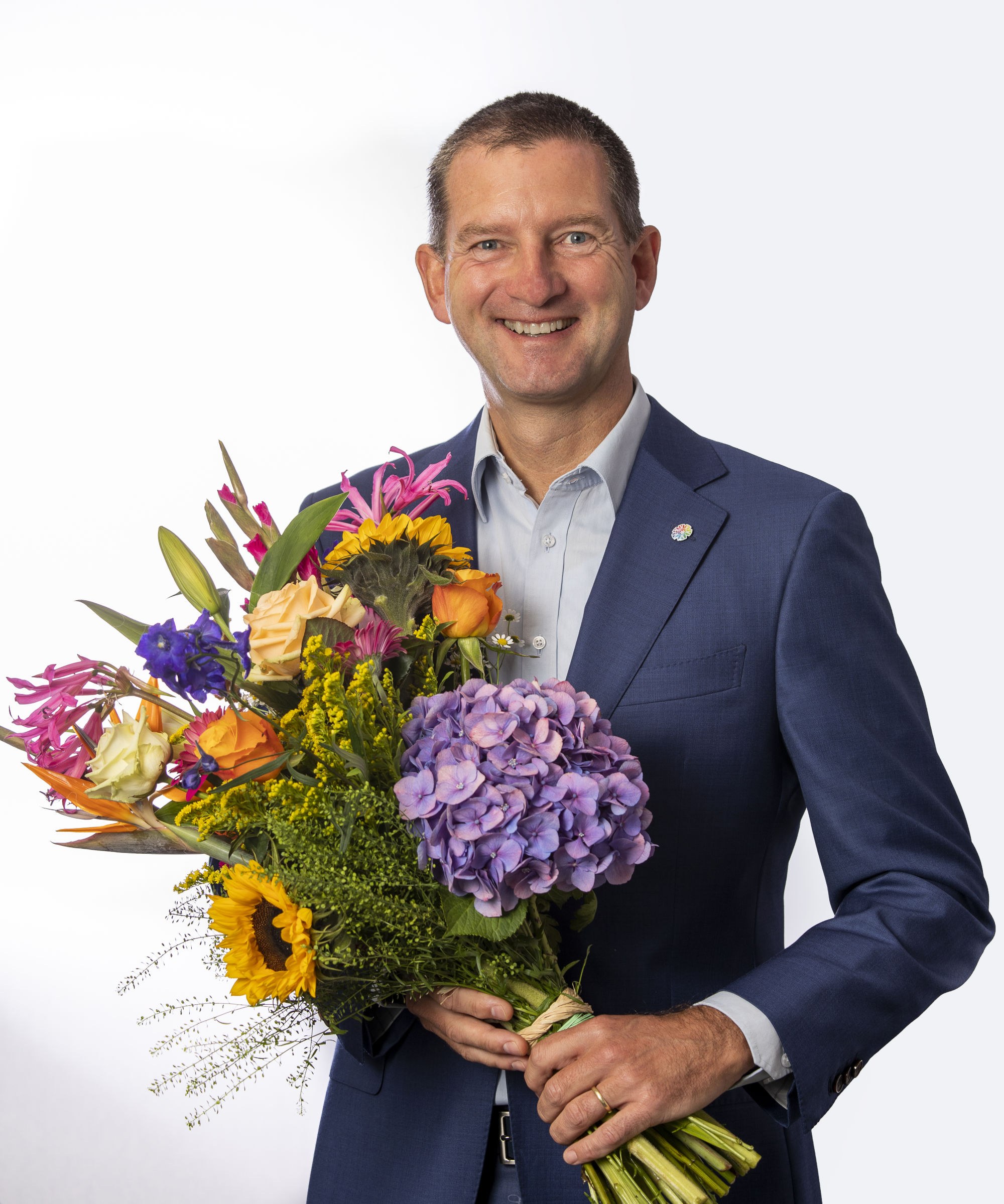 headshot of michel van hout cio at dutch flower group