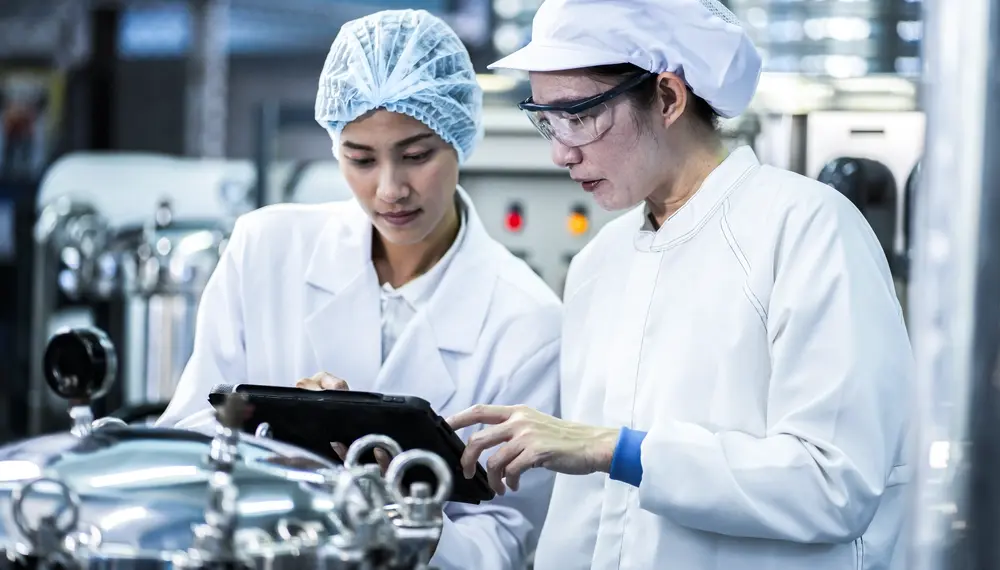 Food and beverage quality checkers using AI on a tablet