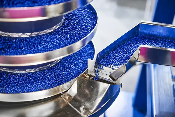 Equipment for working with small plastic granules for chemical industry
